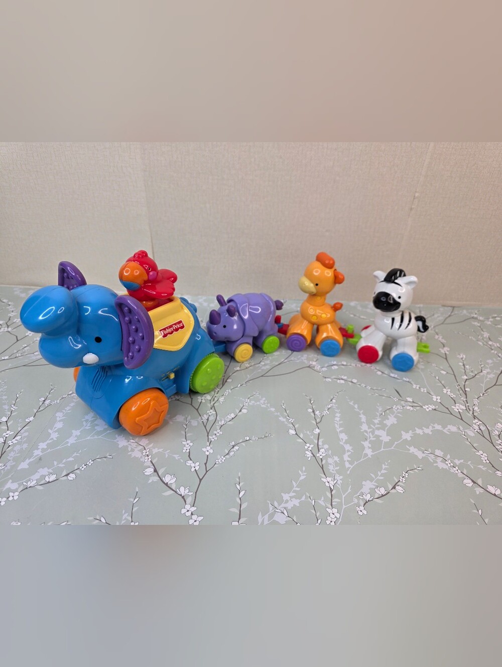 Fisher-Price Amazing Animals Train